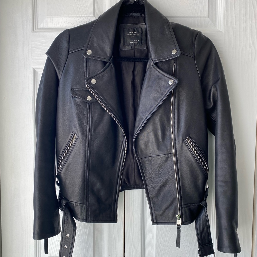 ZARA SMALL LEATHER JACKET
